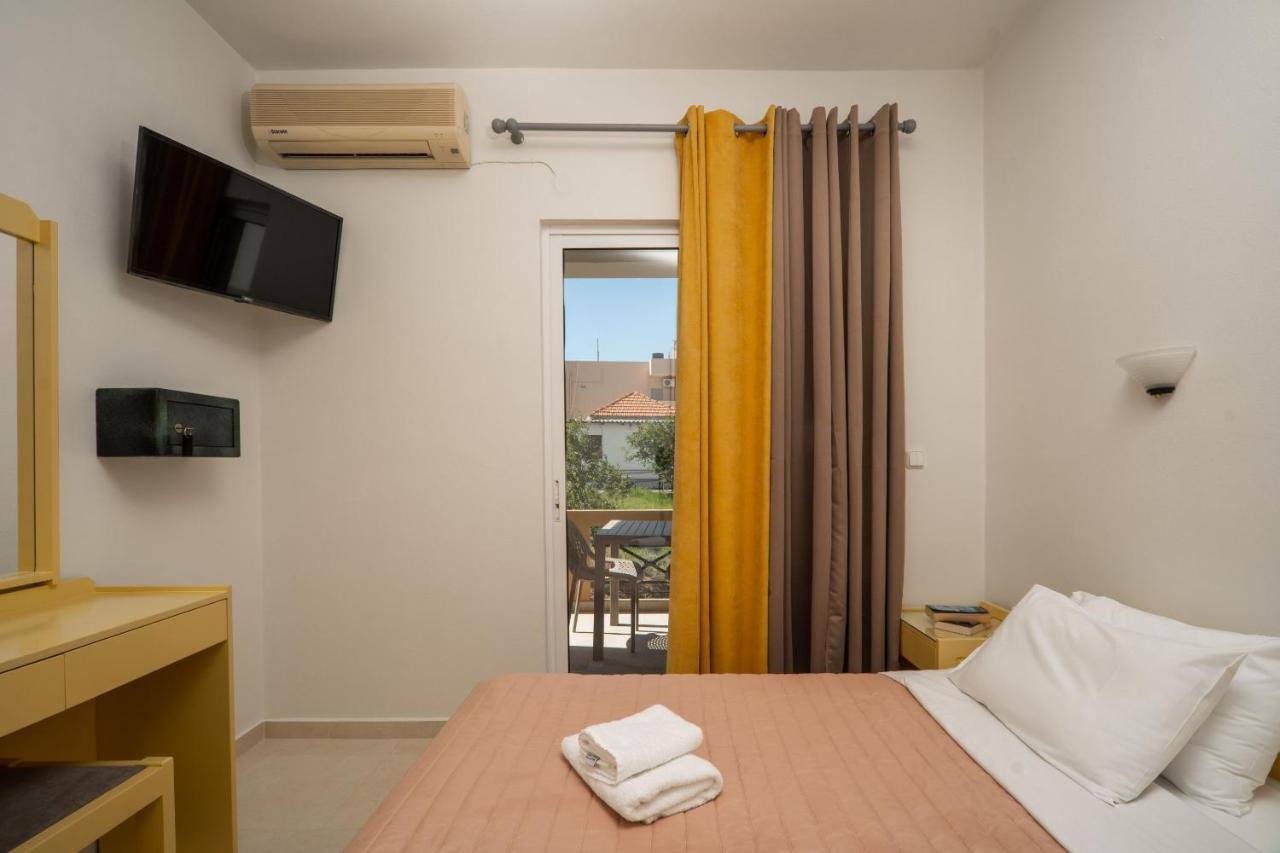 Manos Beachside Apartments Агия-Марина Экстерьер фото