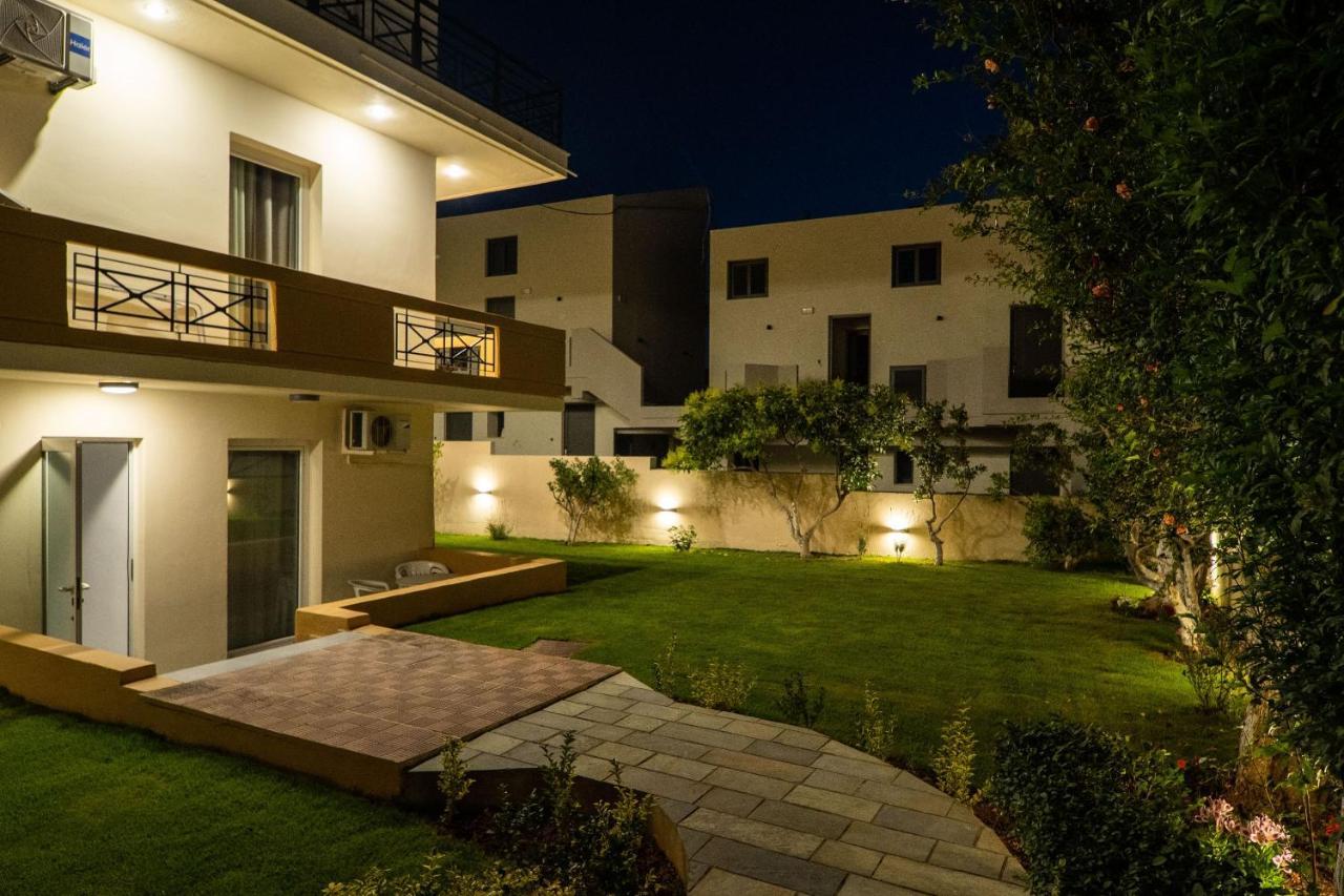 Manos Beachside Apartments Агия-Марина Экстерьер фото