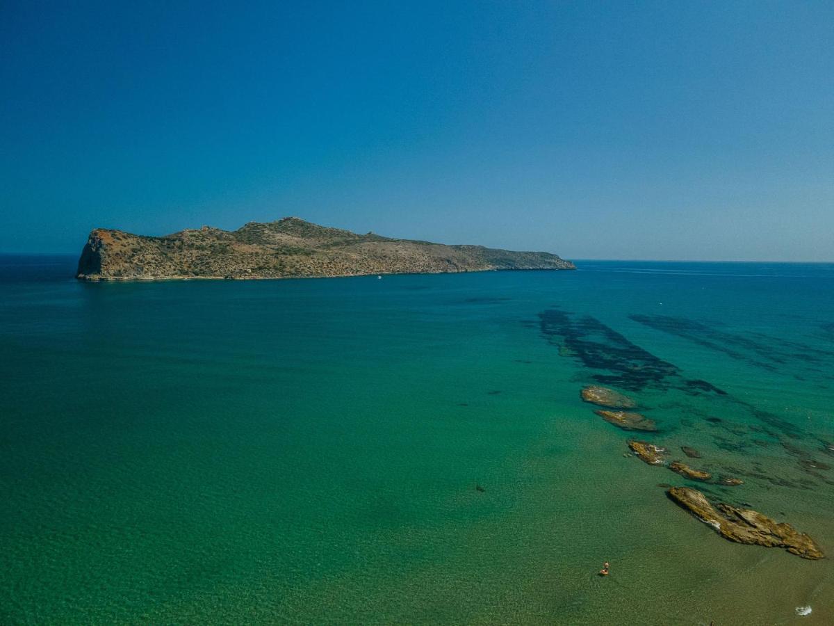 Manos Beachside Apartments Агия-Марина Экстерьер фото