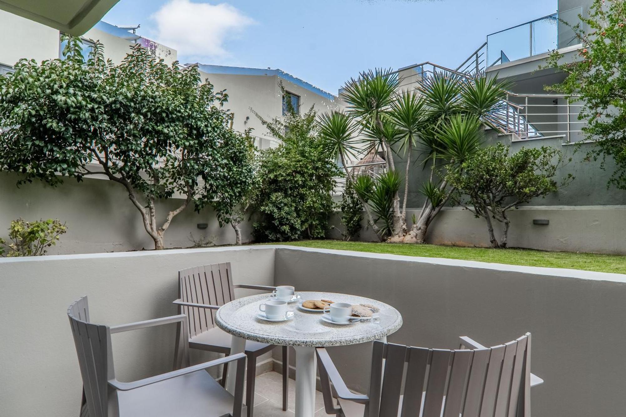 Manos Beachside Apartments Агия-Марина Экстерьер фото