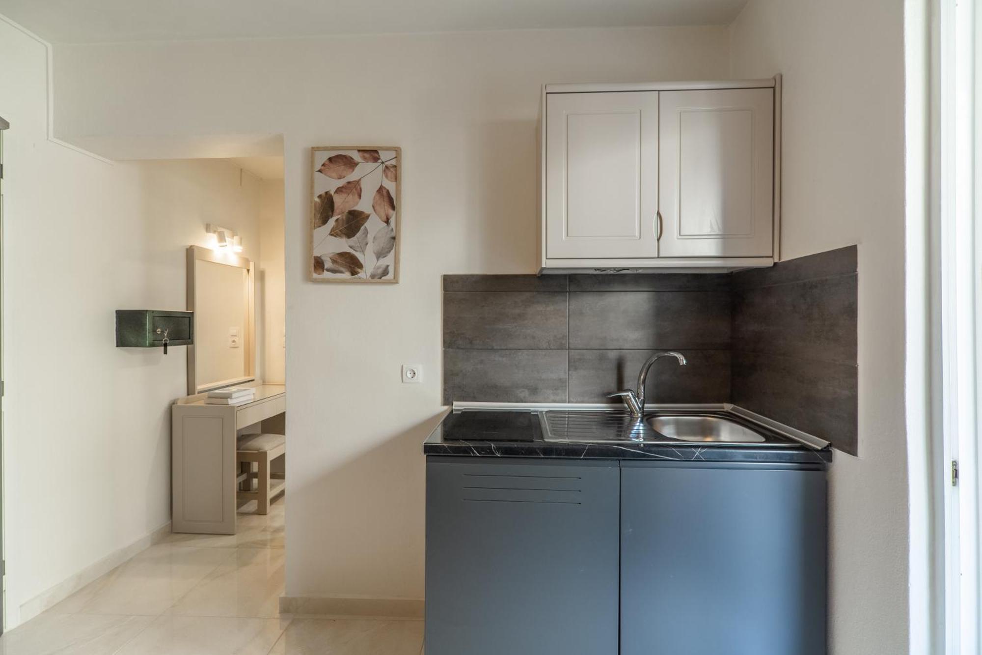 Manos Beachside Apartments Агия-Марина Номер фото