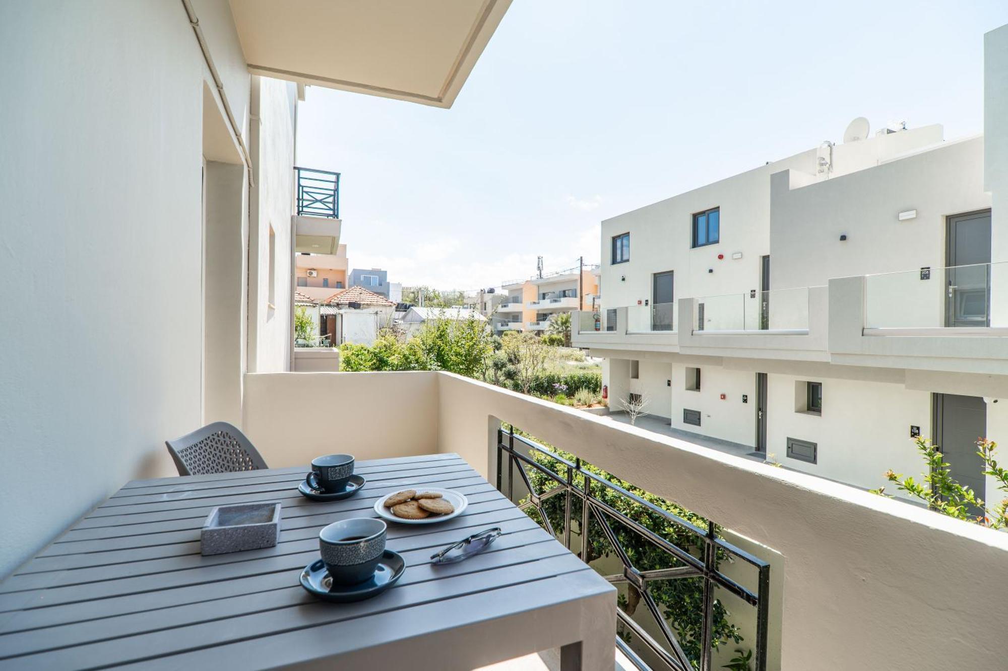 Manos Beachside Apartments Агия-Марина Экстерьер фото