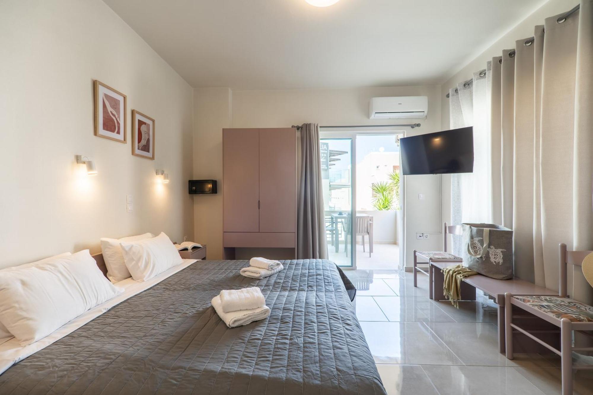 Manos Beachside Apartments Агия-Марина Номер фото