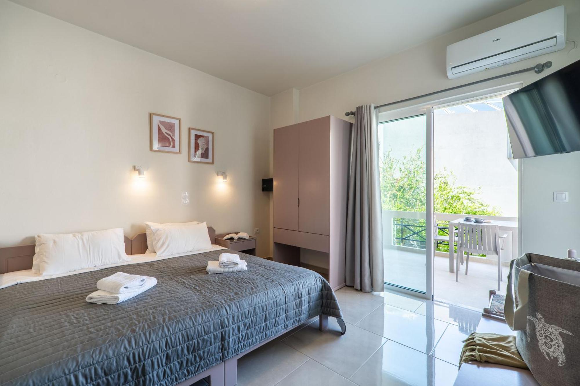 Manos Beachside Apartments Агия-Марина Номер фото